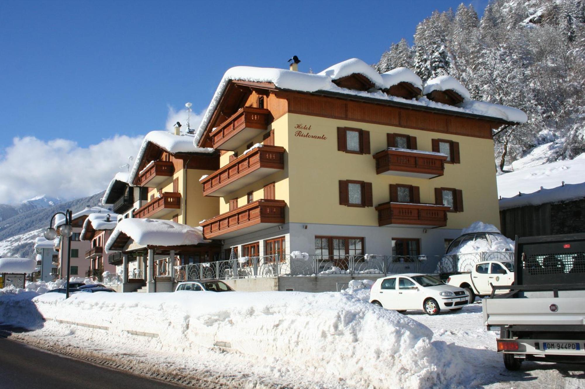 Hotel Pezzotti Pellizzano Exteriér fotografie